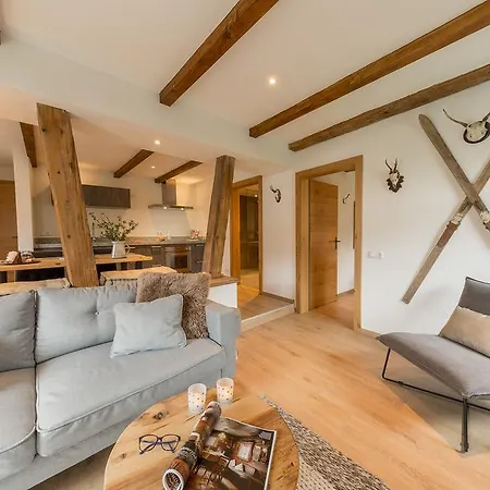 Bauernlodge Alpin * Höfen